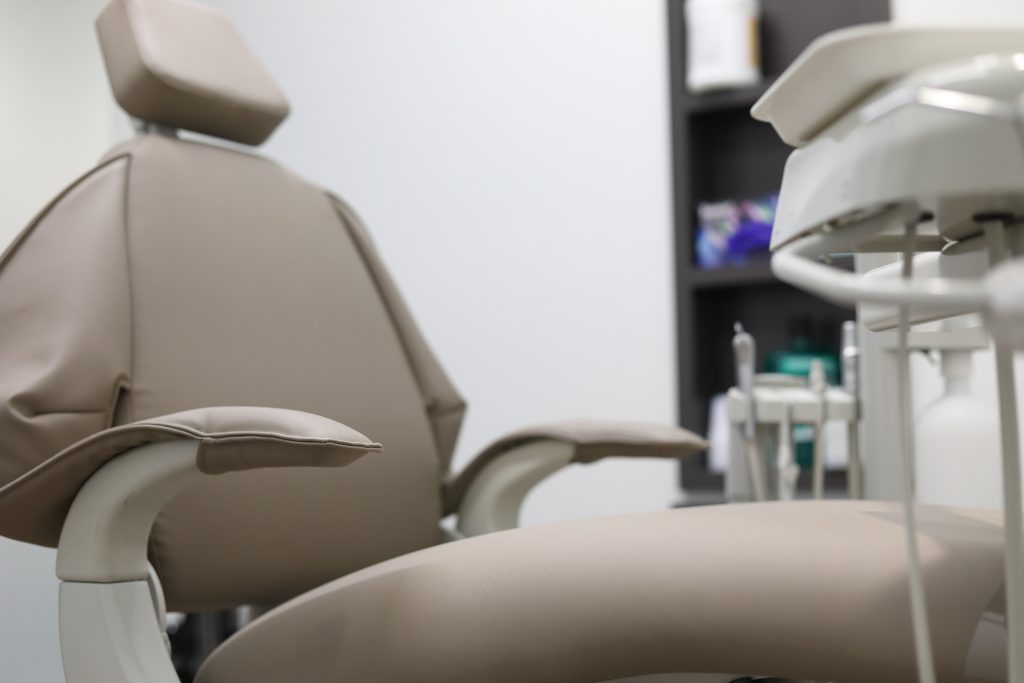 wisdom teeth removal Sunshine Coast - dental chair
